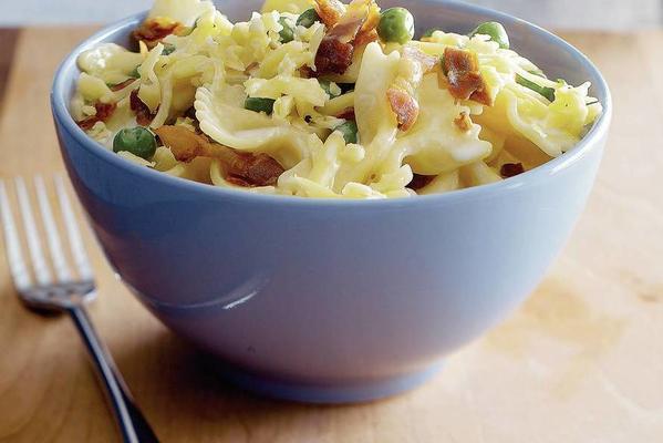 creamy bow-paste with bacon and peas