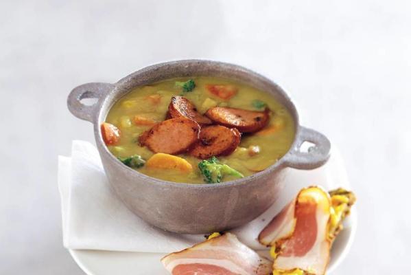 Pea soup with sausage