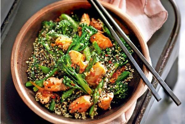 stir-fry of quinoa, asparagus and salmon
