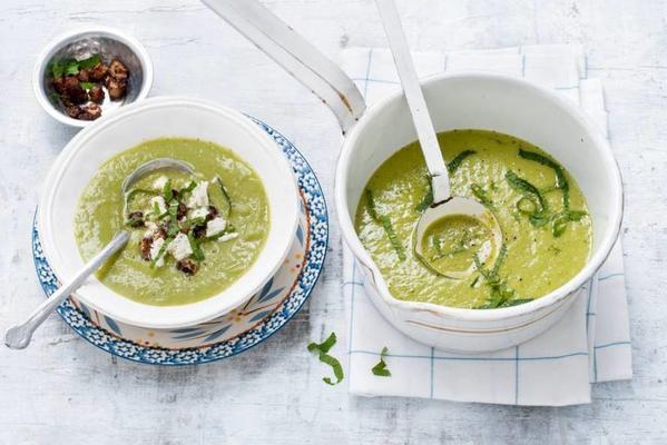 soup of meiraap, peas and mint