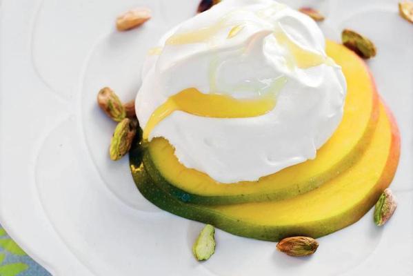 meringues with mango and pistachio nuts