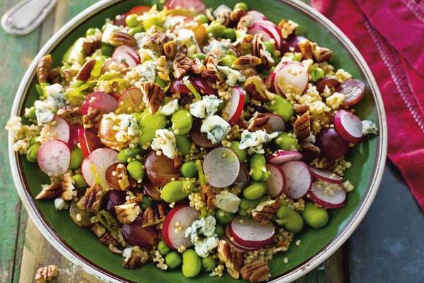 quinoa with radish, grapes and nuts