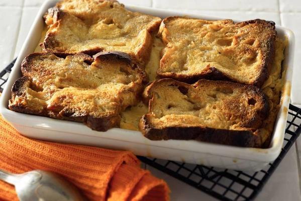 bread and butter pudding with banana