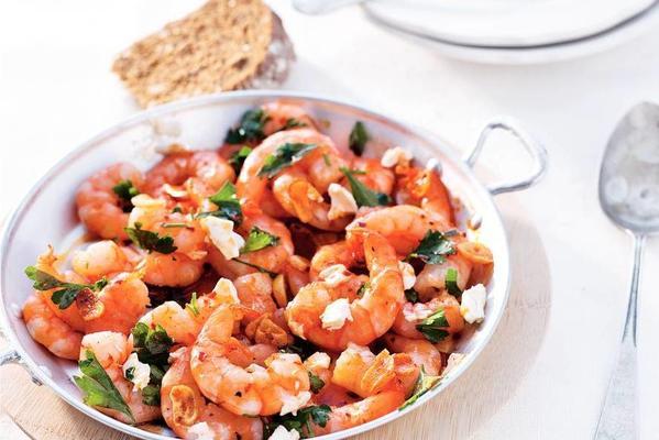 giant shrimps with chili and white cheese