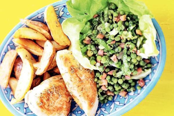chicken fillet and peas