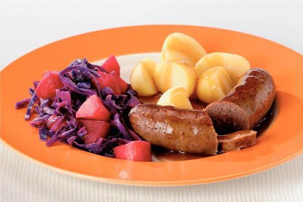 wintry red cabbage with sausage and gravy