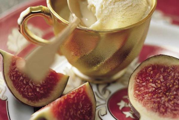 honey ice with fresh figs