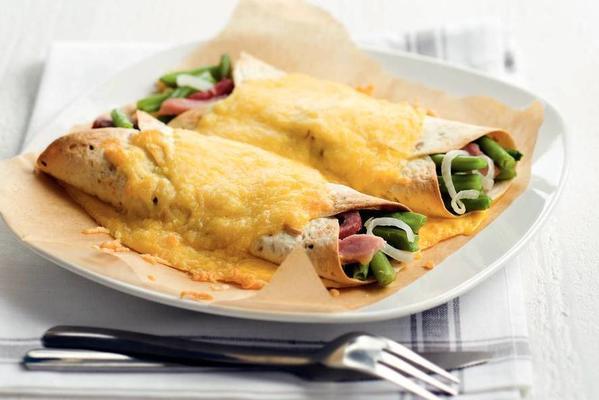 wraps with green beans, ham and cheese