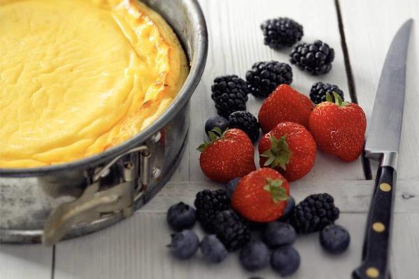 summery cheesecake with red fruit