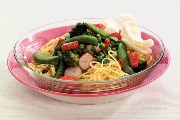 mie with surimi and steam vegetables
