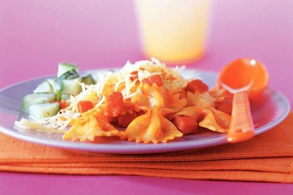 butterfly macaroni with ham and cheese