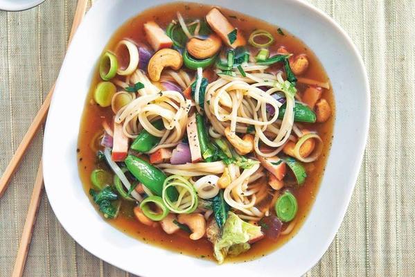 noodle soup with chicken and cashew nuts