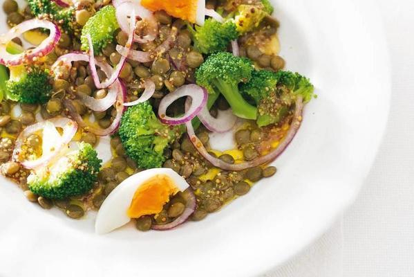 lentil salad with broccoli and egg