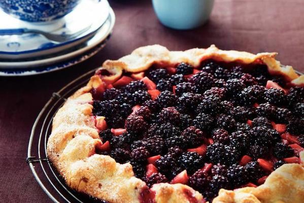 Blackberry pie