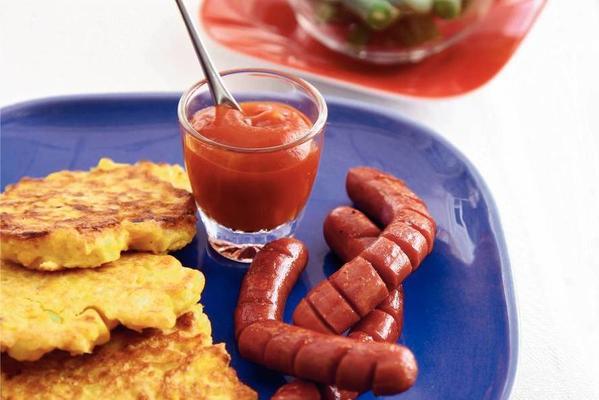 corn cookies with grilled sausages