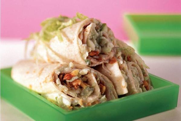 tortillas with chicken and nuts