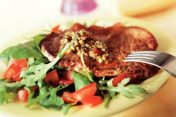 spring salad with sirloin steak