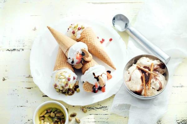 yoghurt ice cream honey and pistachio