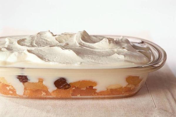 trifle with dried fruit