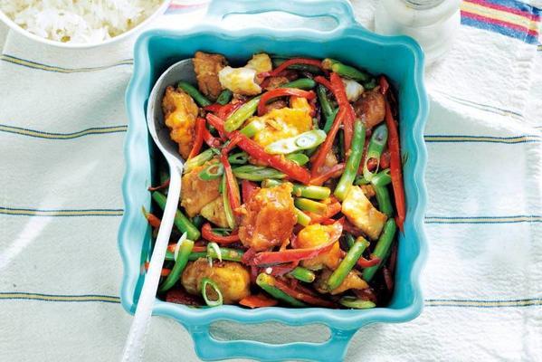 wok dish with pointed pepper and quibbling