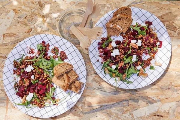 lentil salad with beet and goat's cheese
