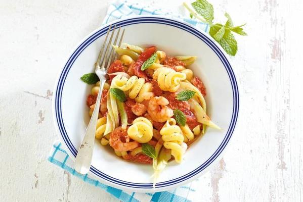 pasta with tomato, fennel and shrimp