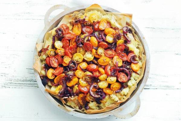 savory pie with tomato and onion