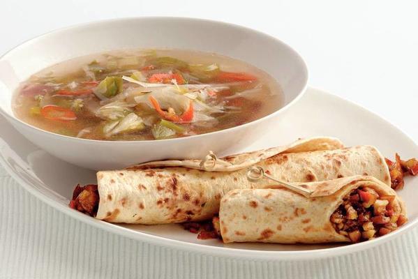 garlic-coriander soup with wok rolls