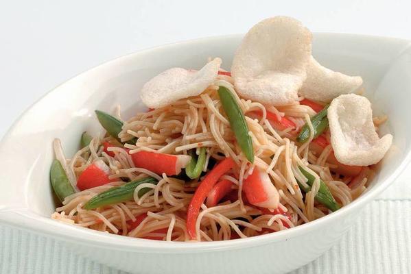 mie with surimi and crispy vegetables