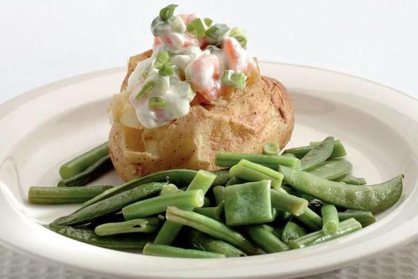 puffed potatoes with shrimps and cottage cheese