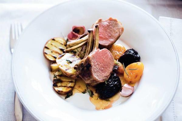 Burgundian rack of lamb with red potatoes and dried fruit