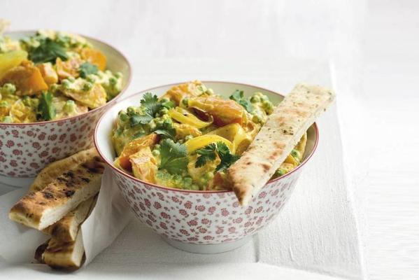 pumpkin curry with naan bread