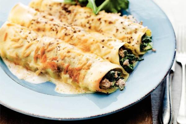 cannelloni with spinach and minced meat