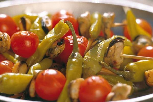 mussel skewers with turkish peppers and cherry tomatoes