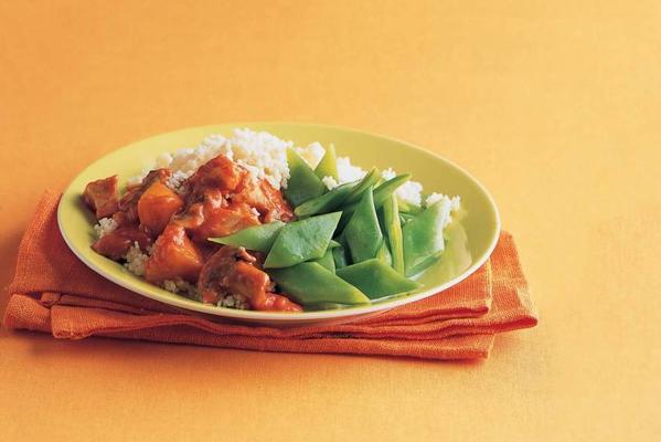 couscous with chicken, peach and string beans