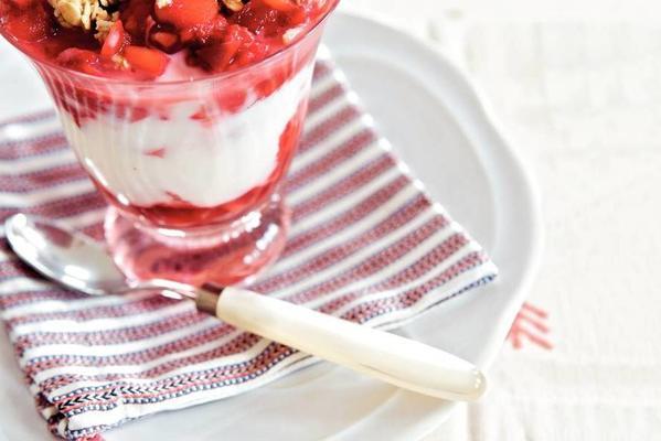 yogurt with apple-raspberry compote