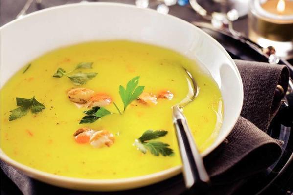 saffron soup with pastis and scallops
