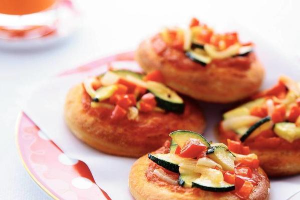 mini pizzas with vegetables