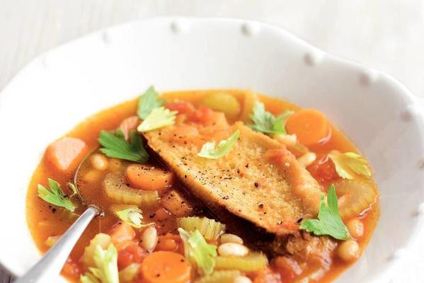 Italian bean soup (ribollita)
