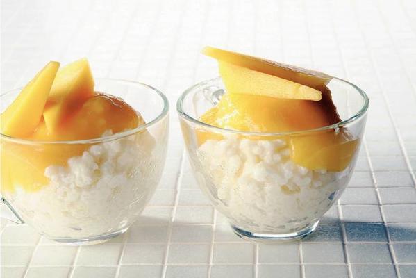 rice porridge with mango