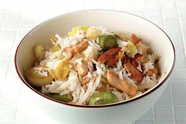 rice dish with chicken and leek