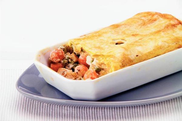 pie with chicken and vegetables