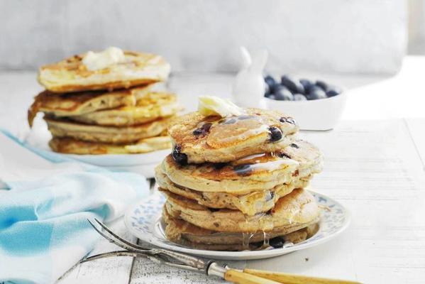 breakfast pancakes with blueberries