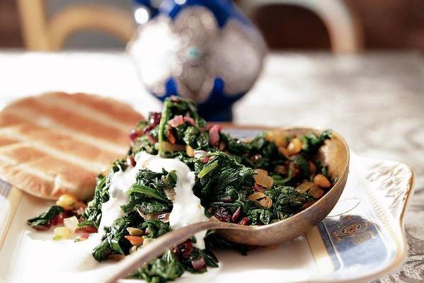 spinach with pine nuts and yogurt