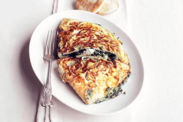 omelet with spinach and goat cheese
