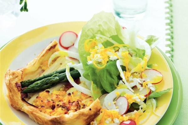 ham asparagus pie with salad