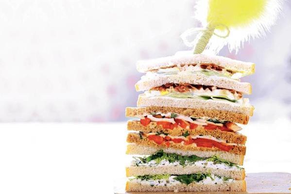 sandwich herb cream cheese