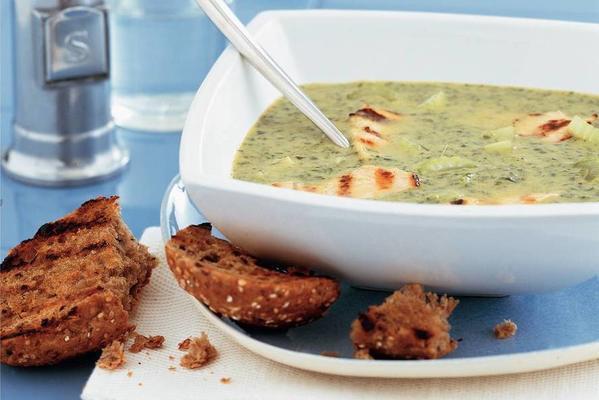 spinach gorgonzola soup with turkey