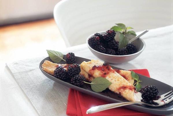 ice flanges with blackberry sauce