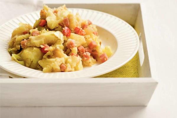 cabbage stew with ham and pineapple